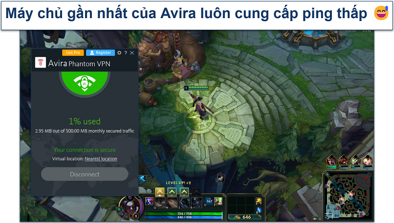 Screenshot of a small-paced game with Avira Phantom VPN connected